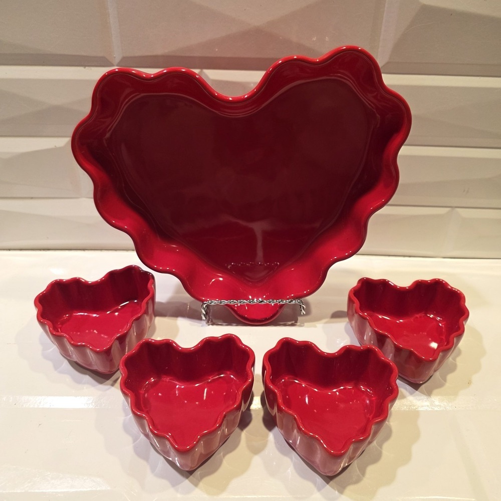 Aldi Crofton Red Heart Shaped Scalloped Pie Dish & 4 Ramekins Valentines Day